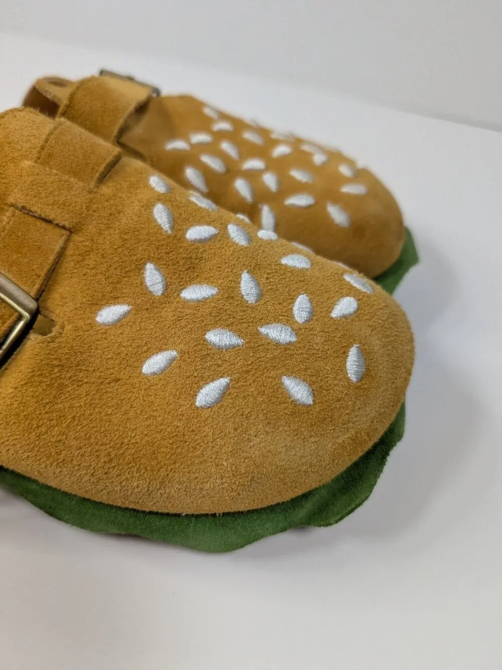 Great condition Burger Theme Hello Slippers brand shoes - size 38/8 - Picture 8 of 16